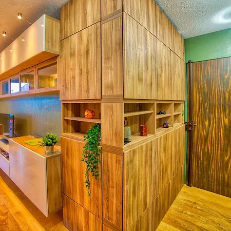Busca Parking Terrasse Apartment *